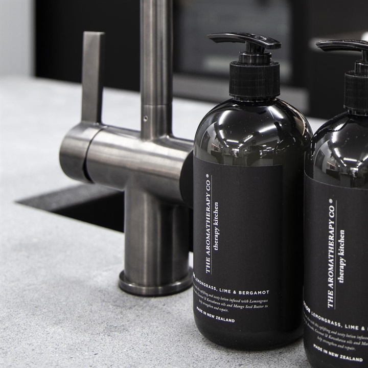 【The Aroma Therapy Co.】TRKAハンド＆ボディウォッシュ 石鹸