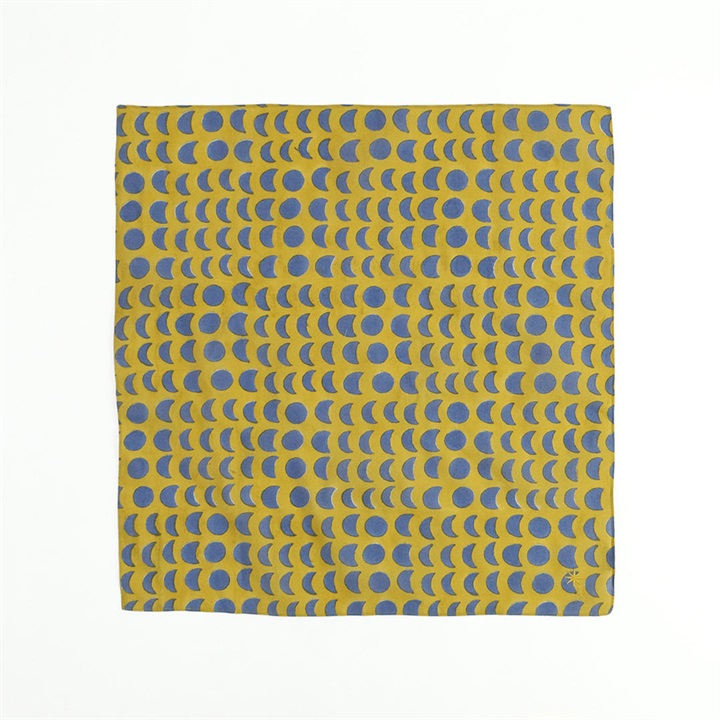 【shesay】月の満ち欠けにきらめく星の刺繍をほどこしたブロックプリントハンカチ