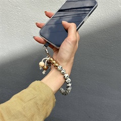 【ADAPTOLL is...】AO ビーズハンドストラップチャーム