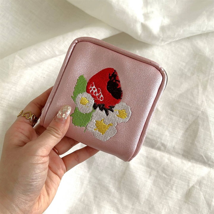 AMULETOILE アクセサリーポーチ(Strawberry)