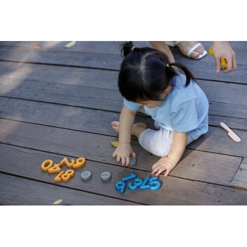 知育玩具｜【PLAN TOYS】 5405 数と記号 【タイ製】(マルチカラー)