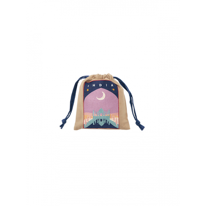 【artipur COTTAGE】 刺繍巾着 EMBROIDERY SERIES ワールドトリップ