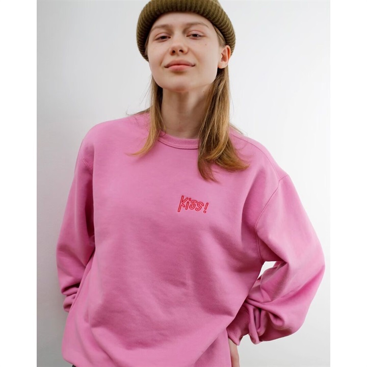 【HUMAROUS】Kiss Sweat 裏毛スウェット(50Pink)