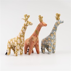 【artipur COTTAGE】ブロックプリントアニマル キリン