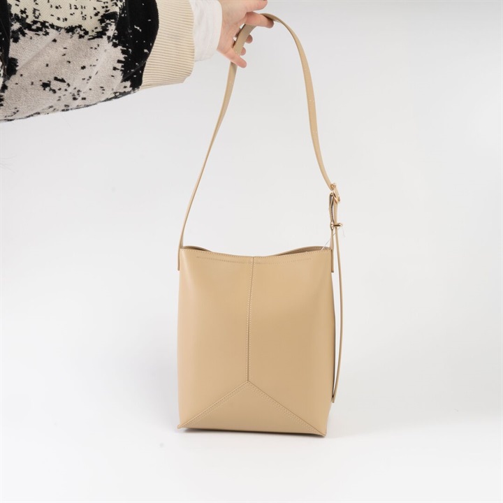 【MID GIRL APPLIY】軽量合皮 ワンショルダーバッグ