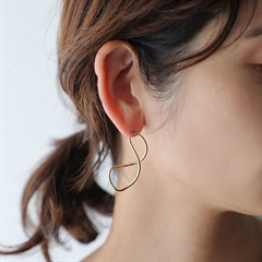 【shesay】アシンメトリーピアス