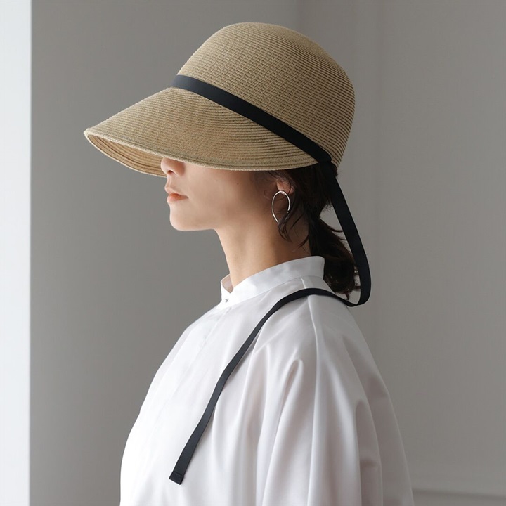 【shesay】品よくかぶれる たっぷりブリムのジョッキーキャップ