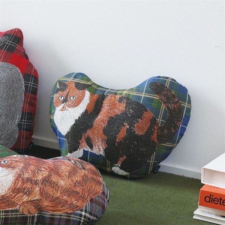 【松尾ミユキ】Diecut cushion cat check back