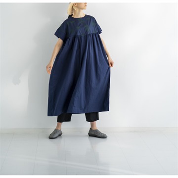 【ista-ire】ダリア刺繍半袖ワンピース