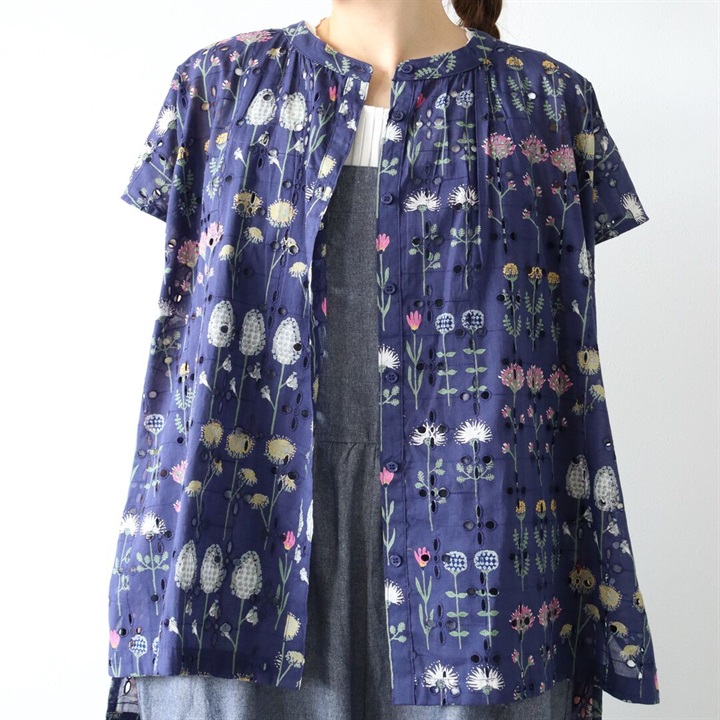 【Cloudnine】花柄プリントシフリー刺繍フレンチ袖ブラウス