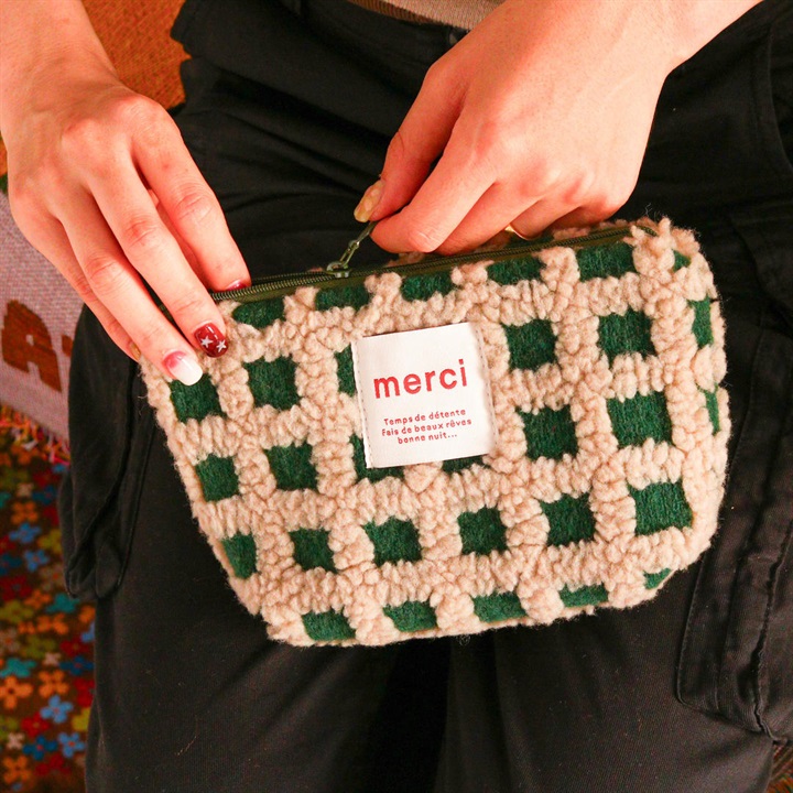 merci ボアチェック舟型ポーチ