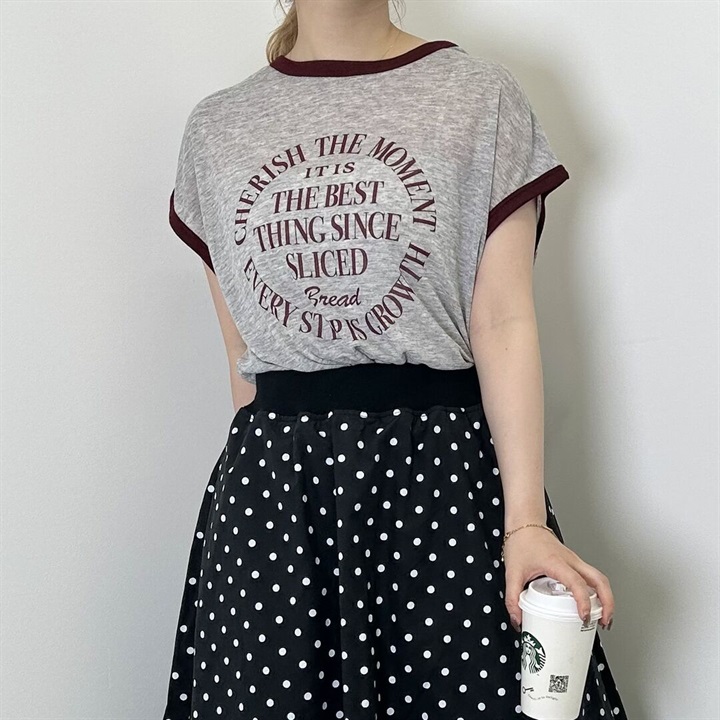 【hunch】シアーフライスロゴプリントフレンチTシャツ