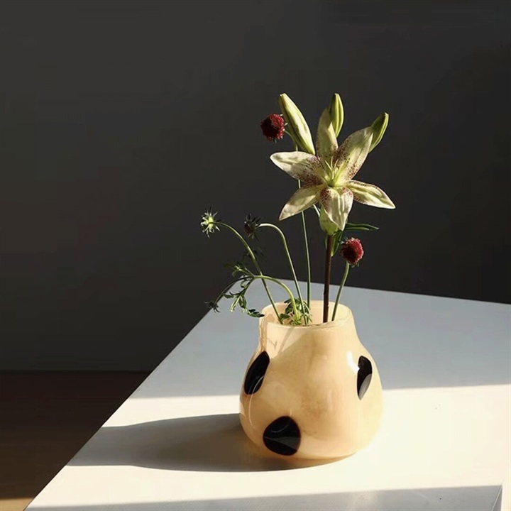 【Lib Curate】The Patterned Vase