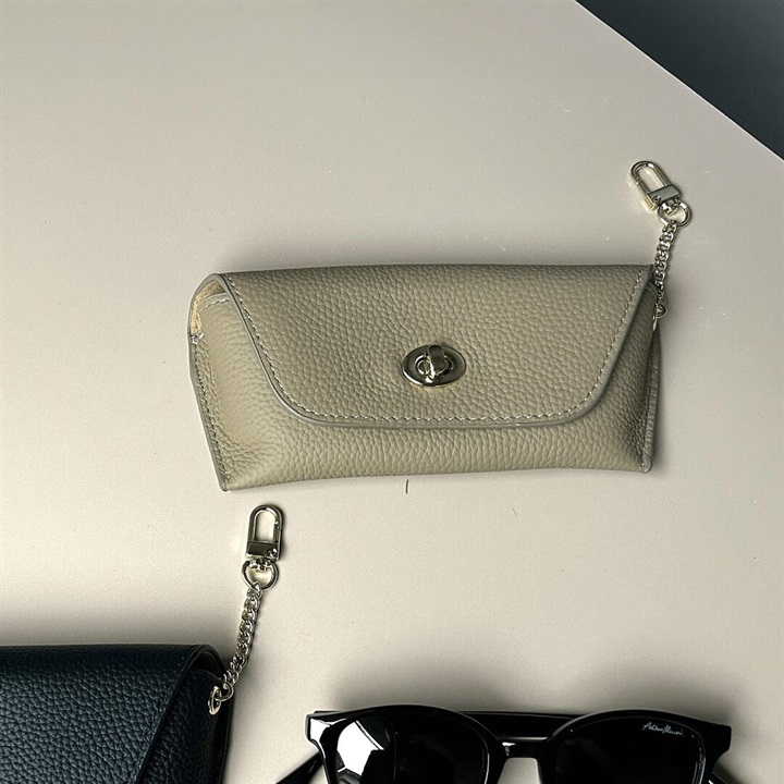 【Lib Curate】The Leather Glasses Case