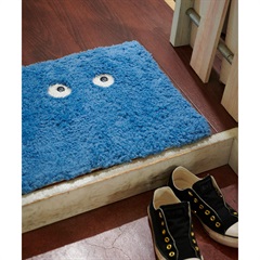 【ANDPACKABLE(R)】タフトコーナーマット フライングモンスター(BLUE)
