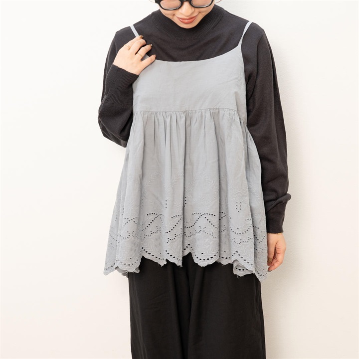 【m.n】スカラップ刺繍キャミソール