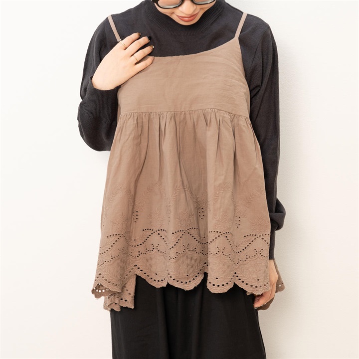 【m.n】スカラップ刺繍キャミソール