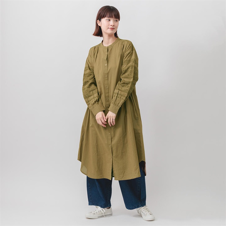 【M.M.O】前開き長袖刺繍ワンピース