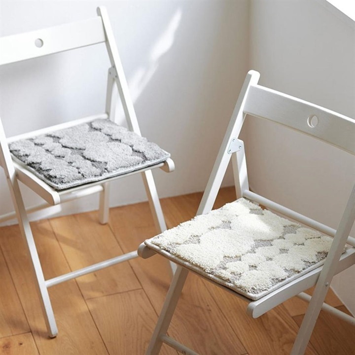 【shesay】ドットが並んだフック織のチェアパッド