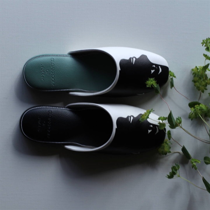 CLOAKROOMS OF.Fuller PAMM 沈黙 PANTOUFLE スリッパ