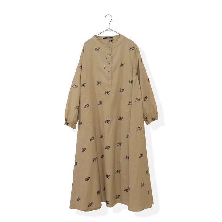 【fu-dueka：：】LOVE 刺繍前開き長袖ワンピース