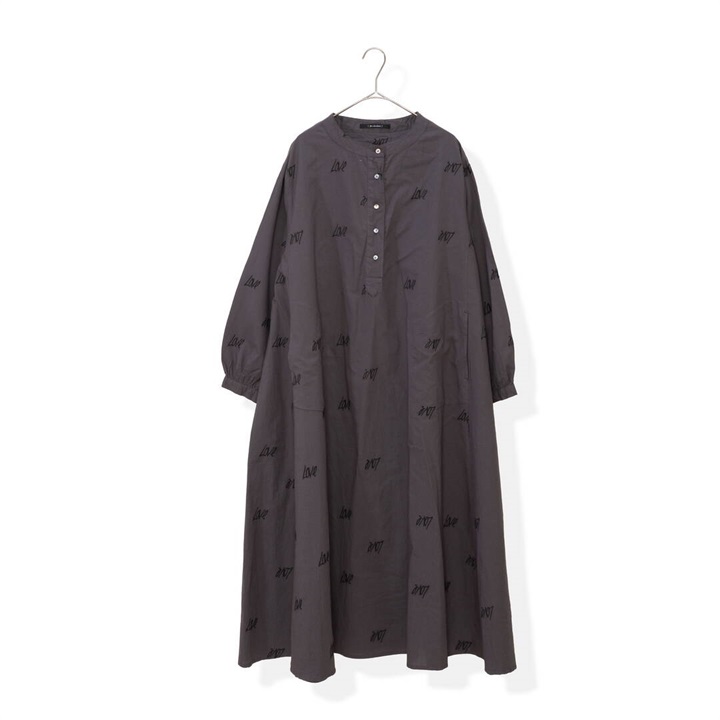 【fu-dueka：：】LOVE 刺繍前開き長袖ワンピース