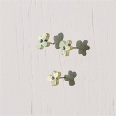 壁にとまっているような ブラスで出来た飾りピン