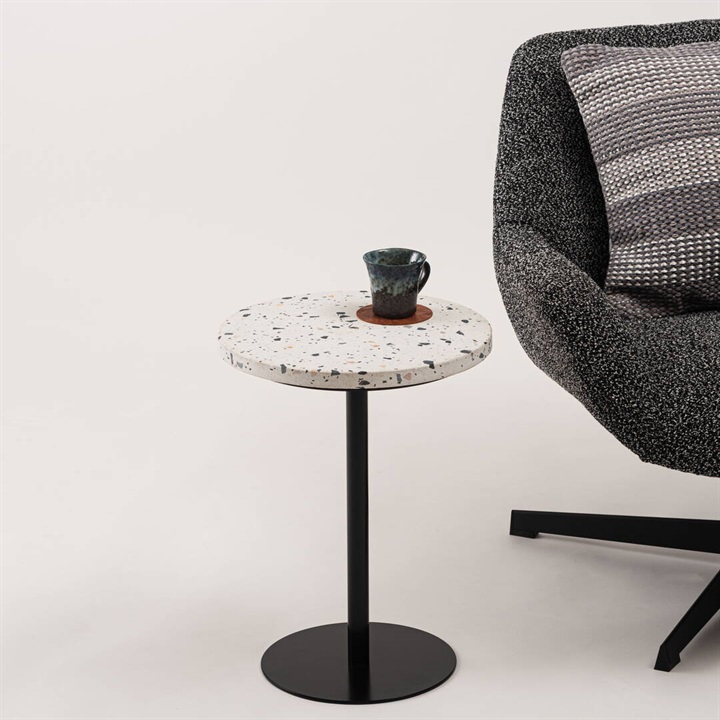 スタイリッシュ テラゾーサイドテーブル