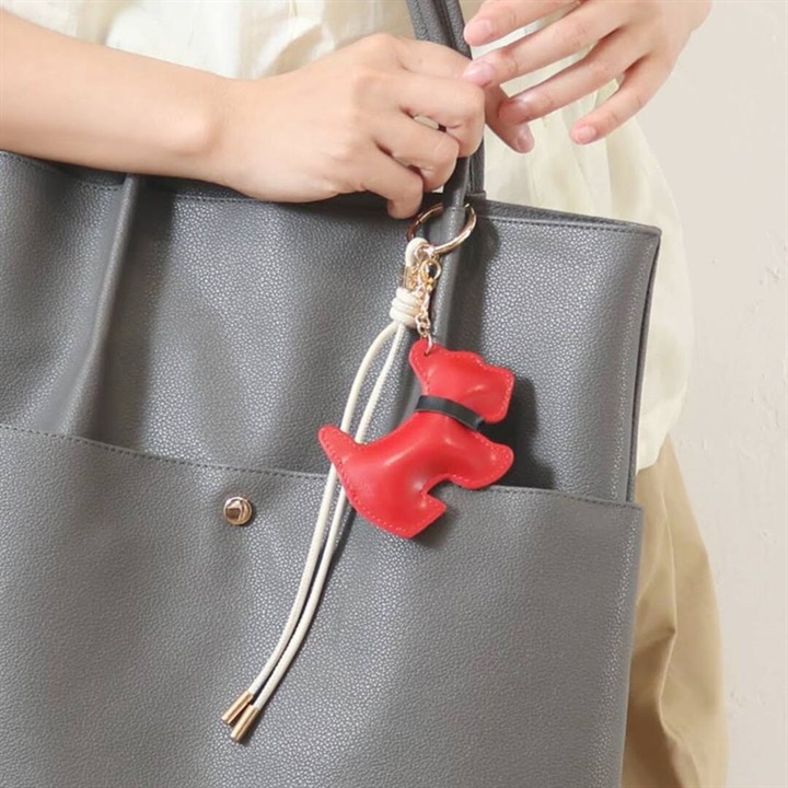 ドッグモチーフチャーム