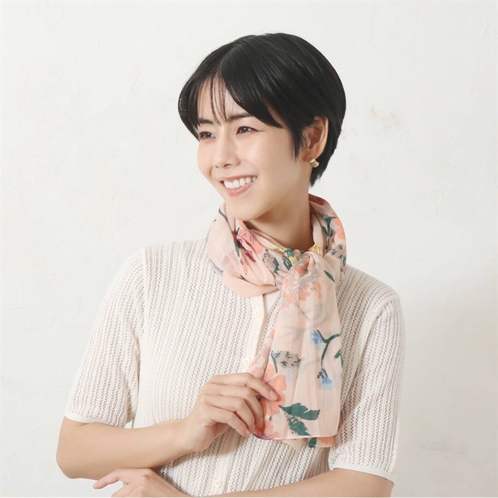 軽くてやわらかい 花柄 ふんわりストール