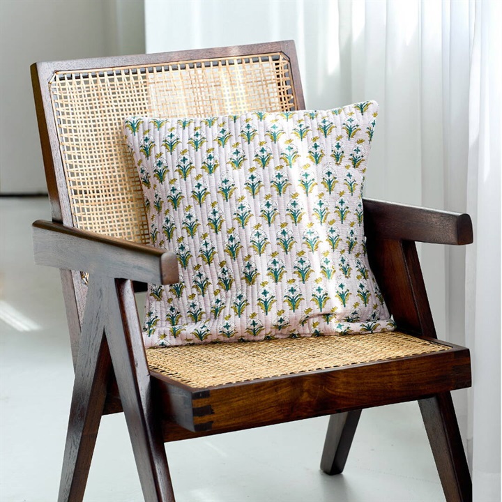 【shesay】ブロックプリントのクッション(ホワイトシスル)