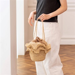 【shesay】フリルのショルダーバッグ(NT)