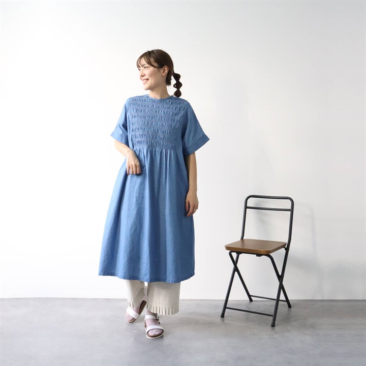 【Cloudnine】3.5ozデニムスモッキング刺繍入り半袖ワンピース