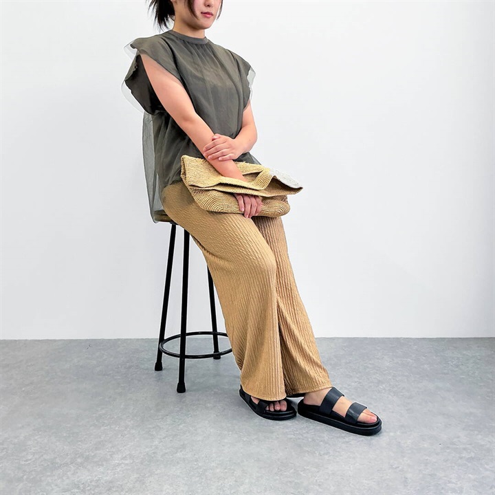 リラックスプリーツパンツ