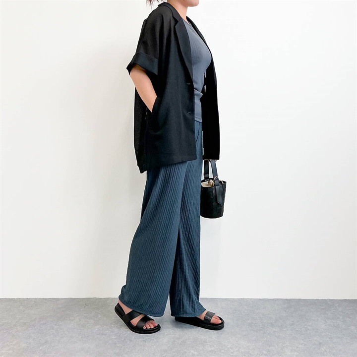 リラックスプリーツパンツ