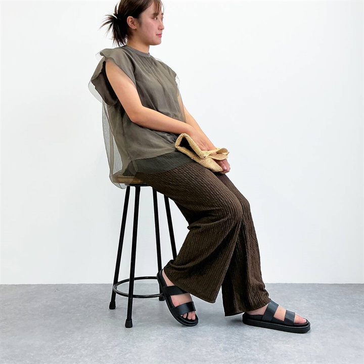 リラックスプリーツパンツ