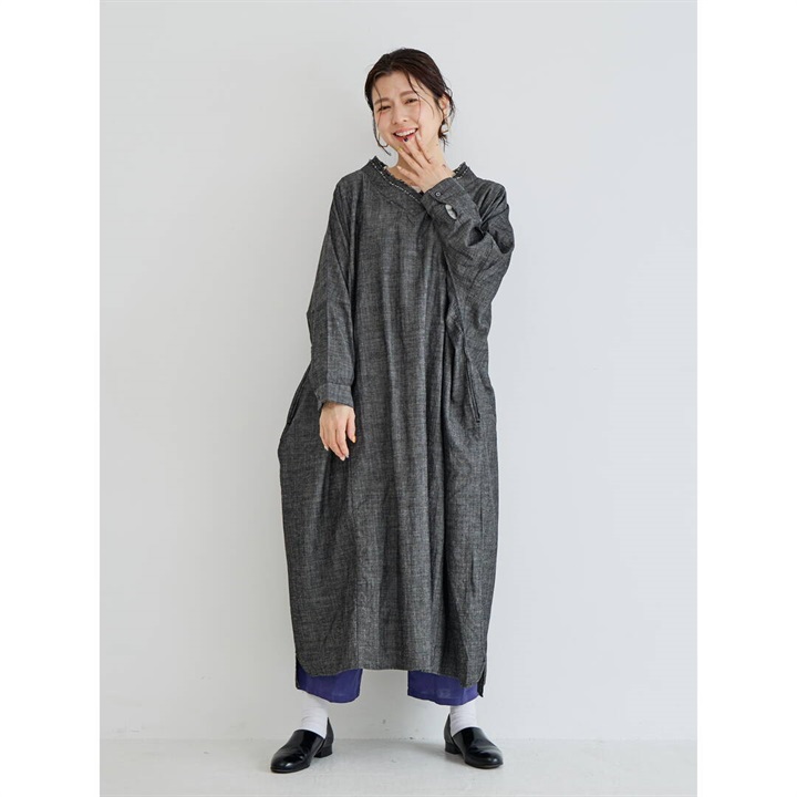 【YURK Geniet van】長袖ワンピース 綿麻スラブデニム フリンジドルマン(BLACK)