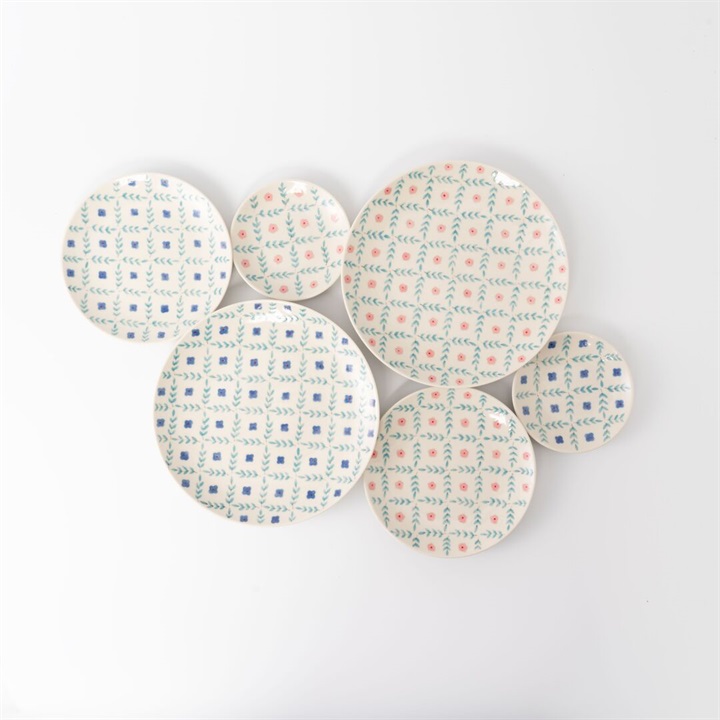 井川 絢子】絵付3寸皿 花菱 約Φ10.5cm|てんとてん|インテリア 井川 絢子】絵付3寸皿 花菱 約Φ10.5cm|てんとてん|インテリア