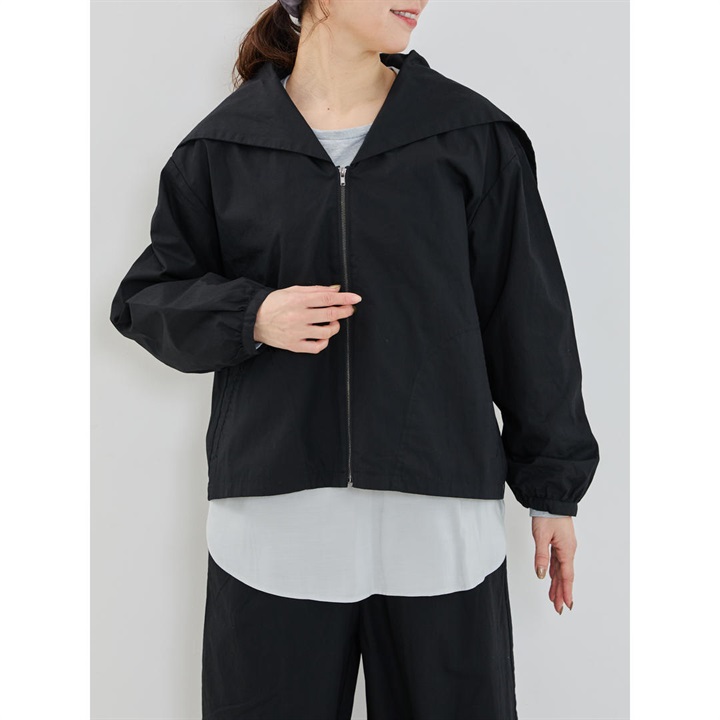 Katie 定番フード付きジャンパー 黒 Katie 定番フード付きジャンパー 黒 Katie 定番フード付きジャンパー 黒